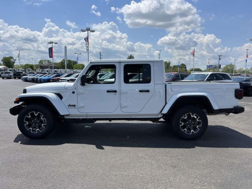 New 2026 Jeep Gladiator Sport Truck Crew Cab