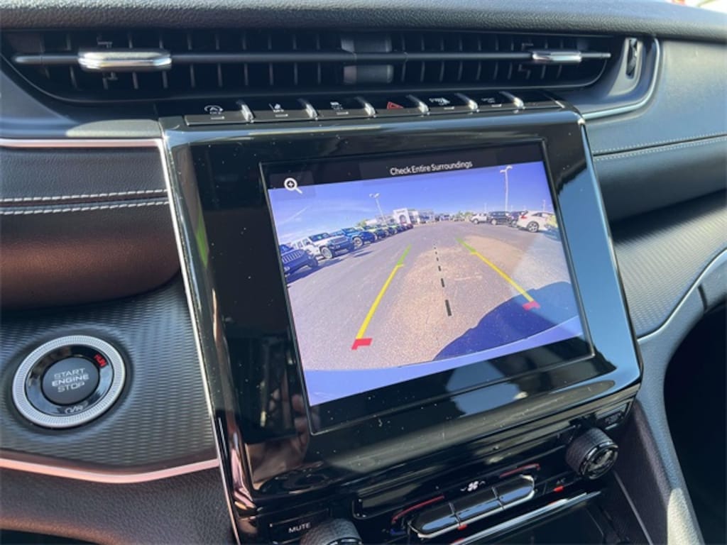 Used 2023 Jeep Grand Cherokee L Laredo SUV