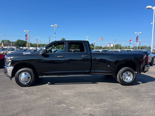 2026 RAM 3500 Tradesman - Photo 4