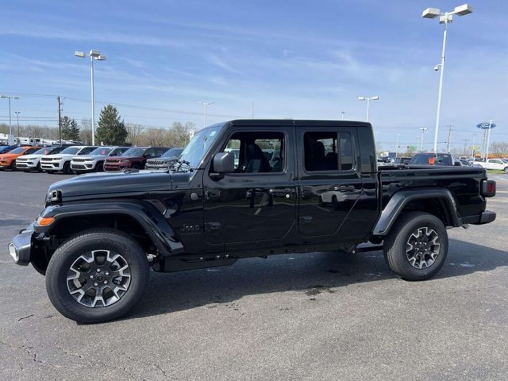 New 2026 Jeep Gladiator Sport Truck Crew Cab