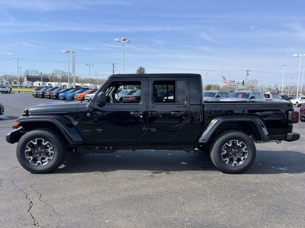 New 2026 Jeep Gladiator Sport Truck Crew Cab