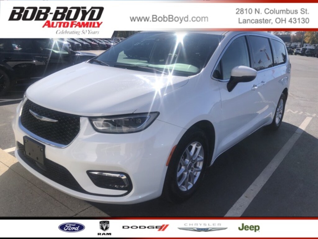Used 2023 Chrysler Pacifica Touring L Minivan/Van