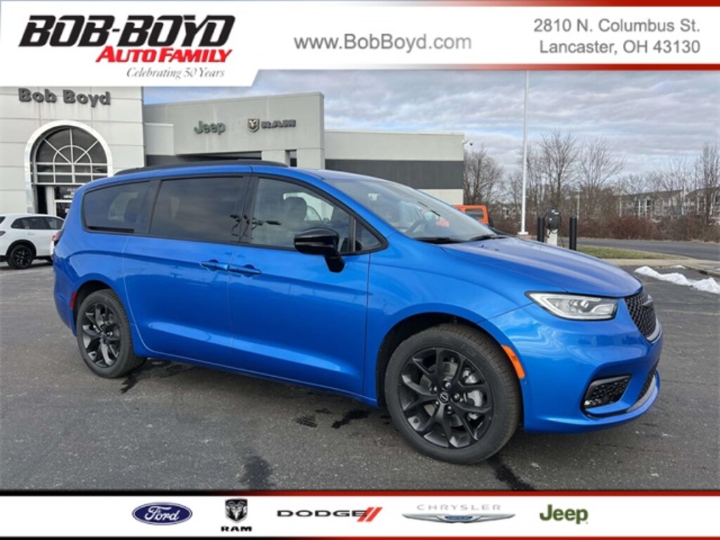 New 2026 Chrysler Pacifica Select Van Passenger Van