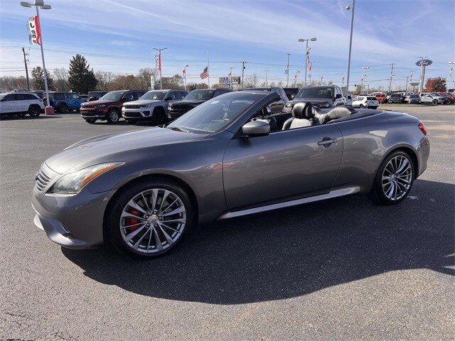 2011 Infiniti G37 Base Convertible photo 3