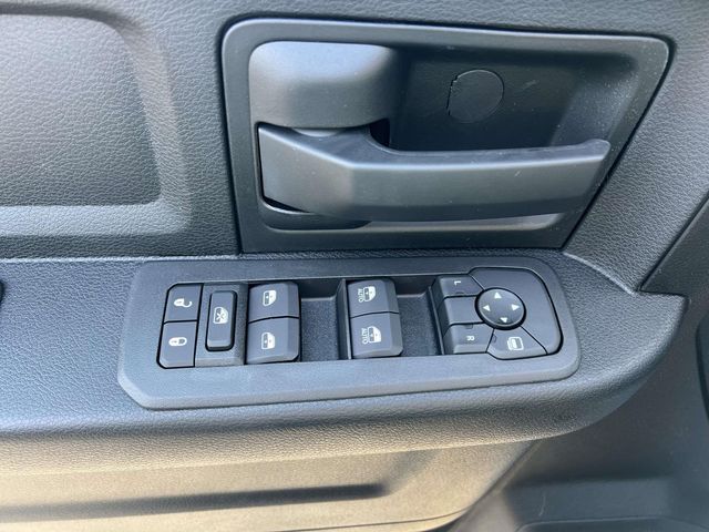 2026 RAM 3500 Chassis Tradesman - Photo 12