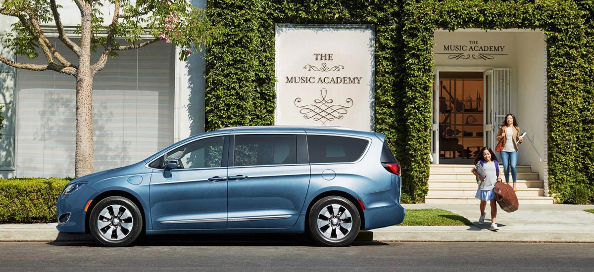 pacifica hybrid total driving range