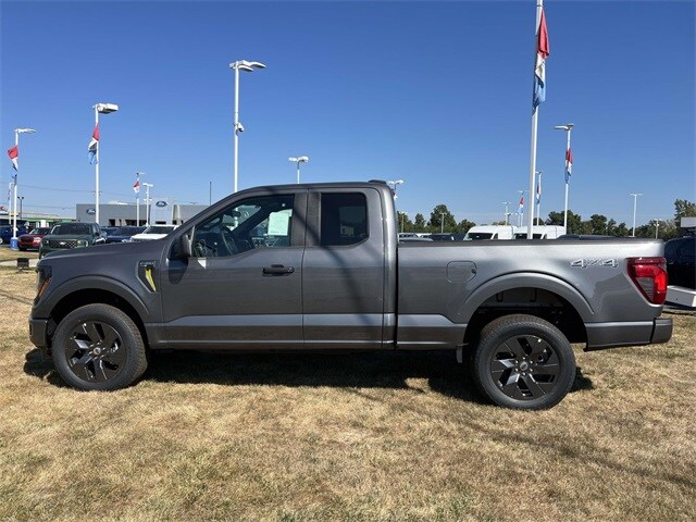 2025 Ford F-150 STX photo 4