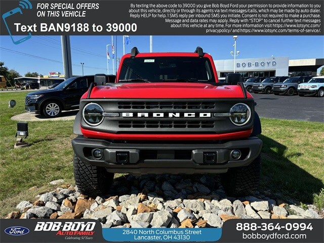 2024 Ford Bronco Black Diamond photo 2