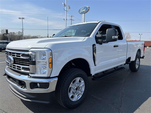 2025 Ford F-250 photo 3