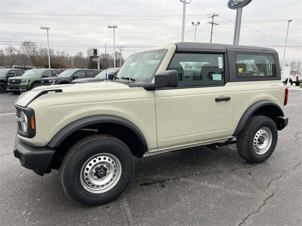 New 2025 Ford Bronco Base SUV