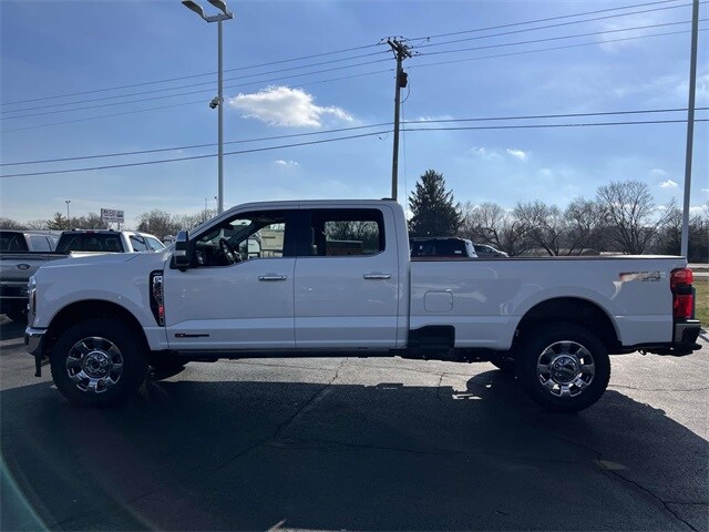 2025 Ford F-350 photo 4
