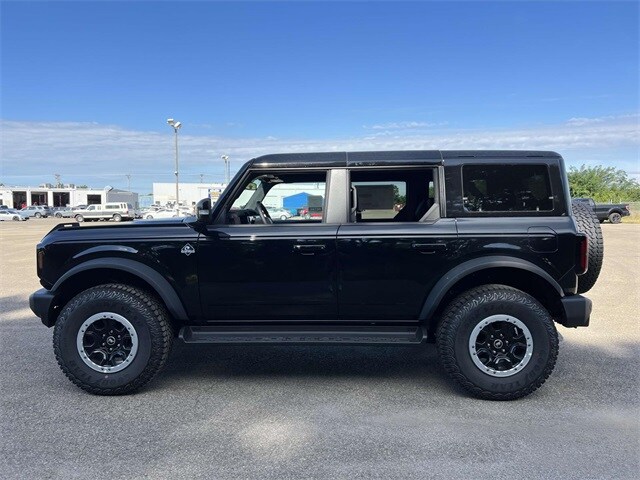 2025 Ford Bronco Outer Banks photo 4