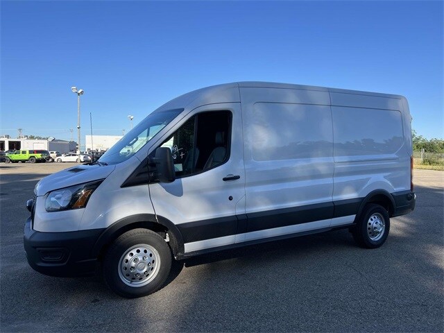 2025 Ford Transit photo 3