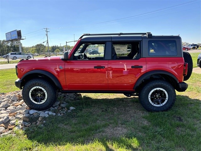 2024 Ford Bronco Black Diamond photo 4