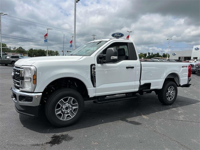 2025 Ford F-250 photo 3