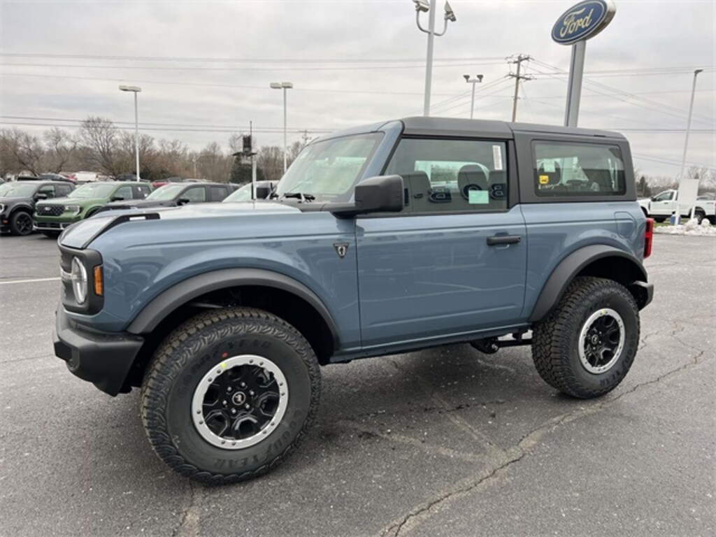New 2025 Ford Bronco Base SUV