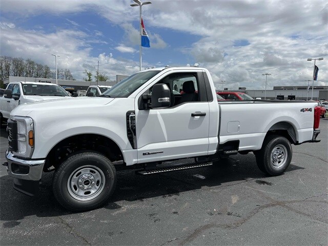 2025 Ford F-250 photo 3