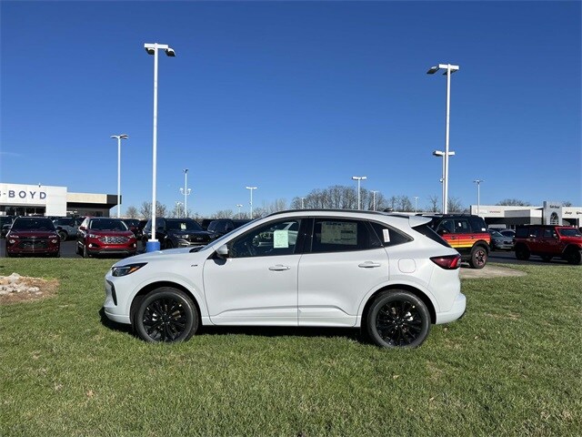 2025 Ford Escape Hybrid ST-Line Elite photo 2