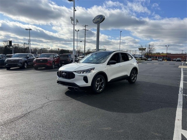 2025 Ford Escape Hybrid ST-Line photo 3