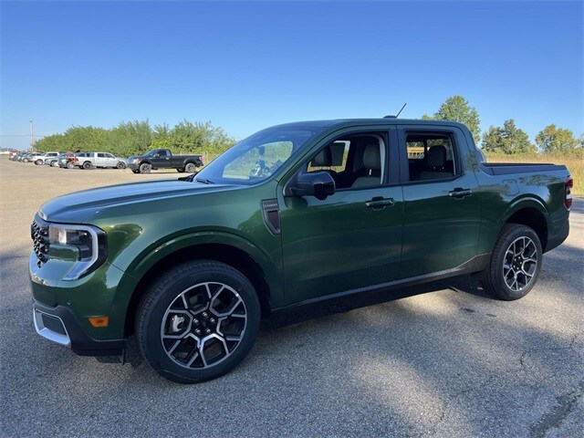 2025 Ford Maverick Lariat photo 2