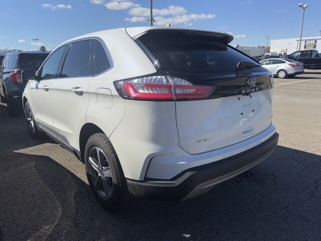 2022 Ford Edge SEL photo 3