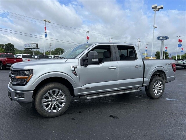 2025 Ford F-150 XLT photo 3