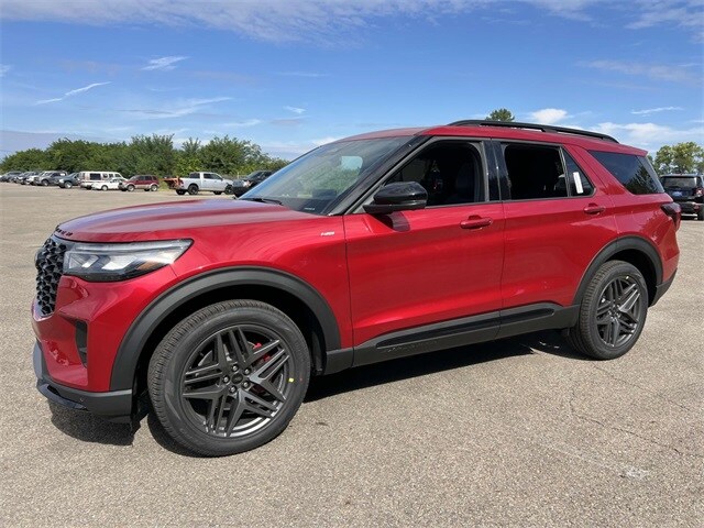 2025 Ford Explorer ST-Line photo 3