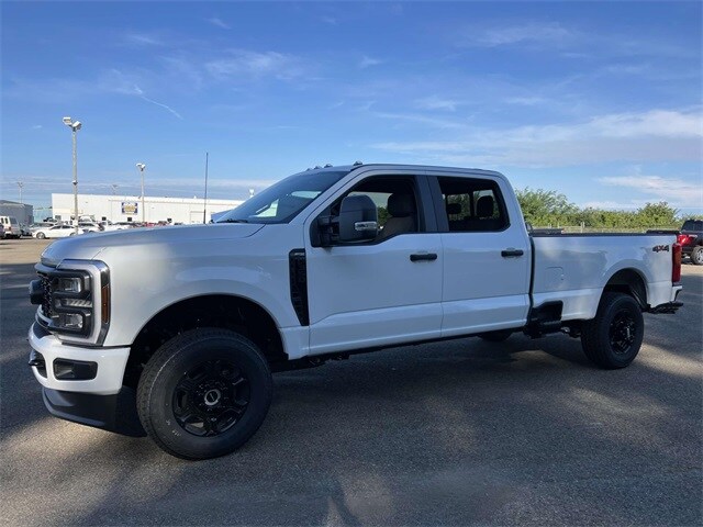 2026 Ford F-350 photo 3