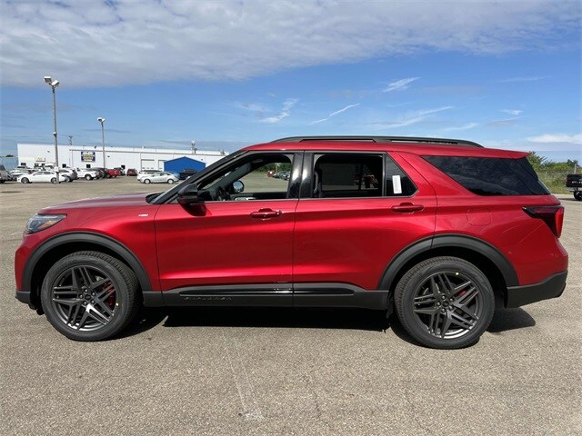 2025 Ford Explorer ST-Line photo 4