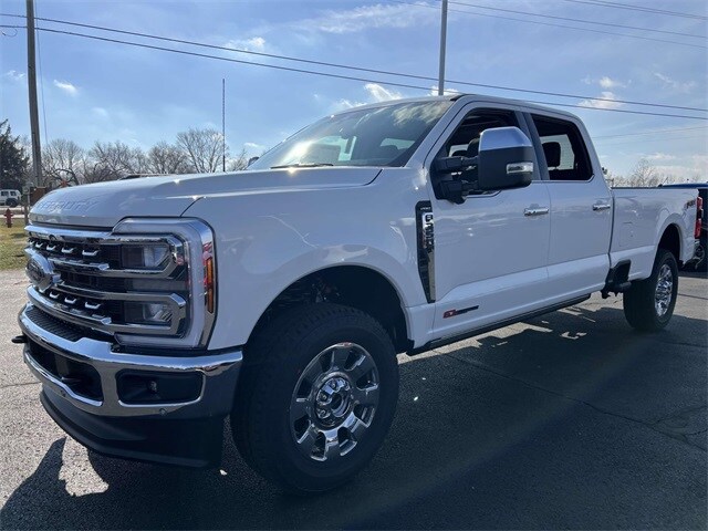 2025 Ford F-350 photo 3