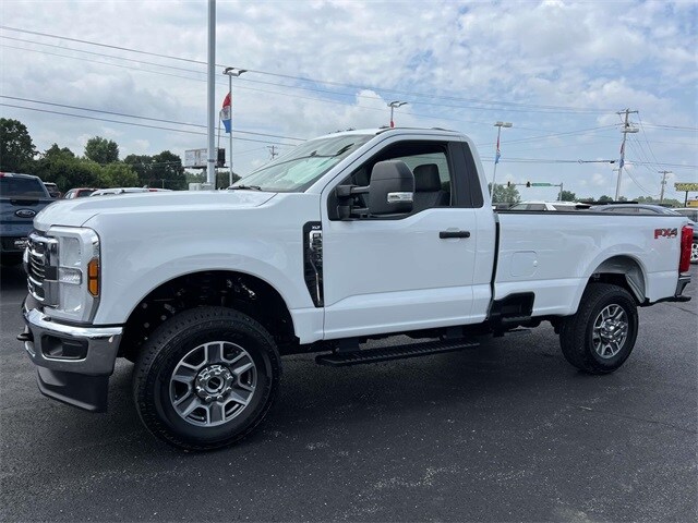 2025 Ford F-250 XLT photo 3