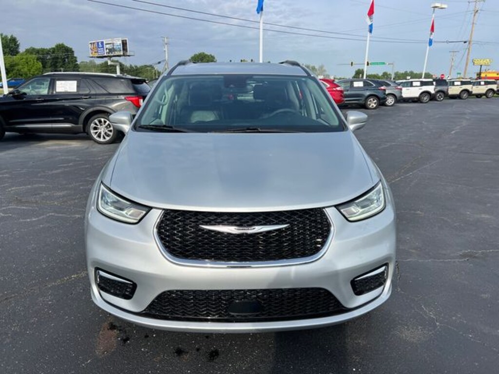 Certified 2022 Chrysler Pacifica Touring L Minivan/Van