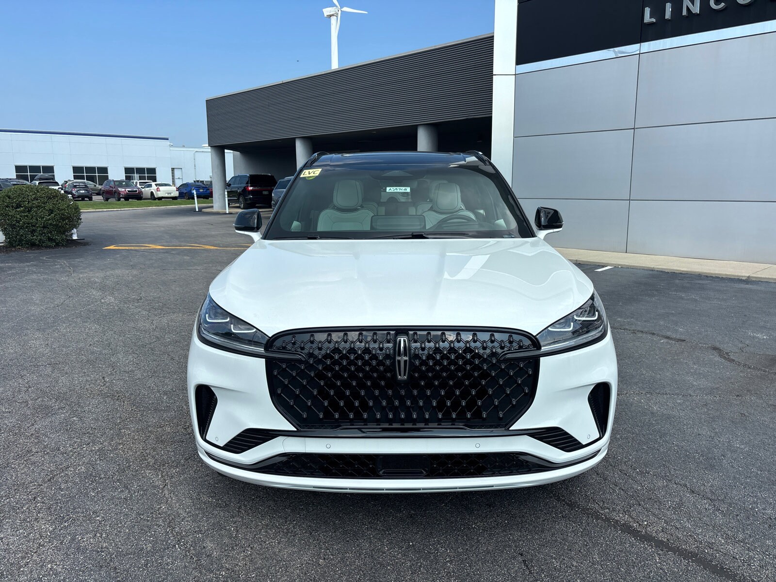 2025 Lincoln Aviator Black Label photo 2