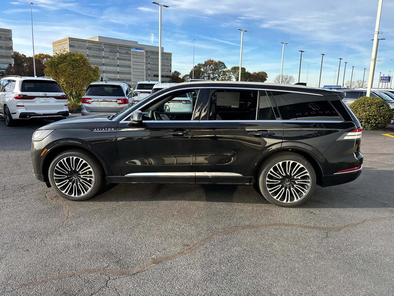 2025 Lincoln Aviator Black Label photo 4