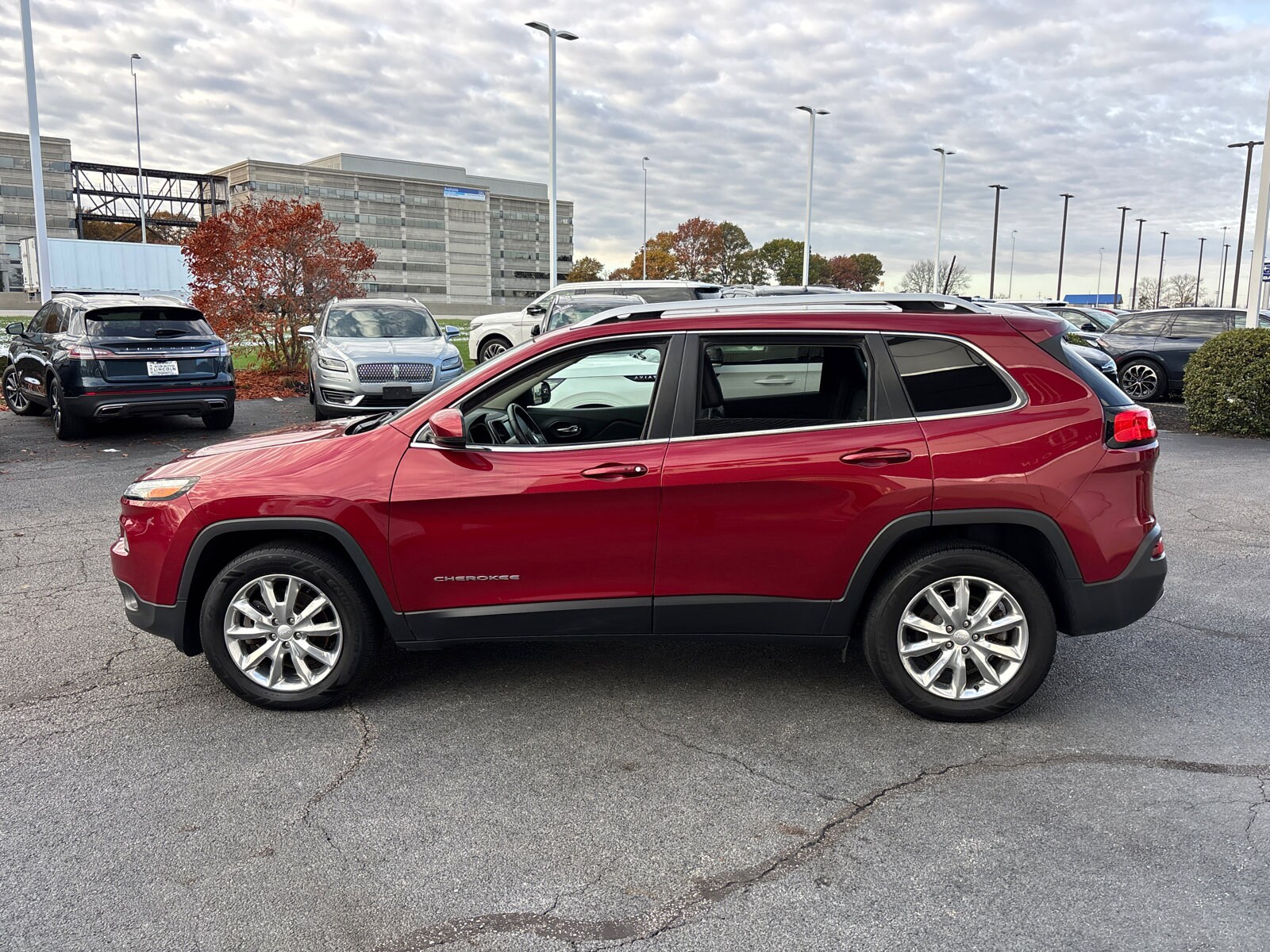 2017 Jeep Cherokee Limited photo 3