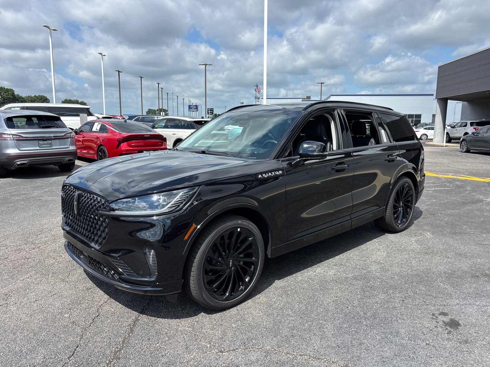 2025 Lincoln Aviator Reserve photo 3