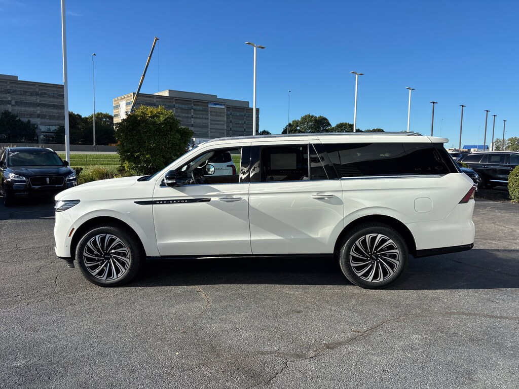New 2025 Lincoln Navigator L Black Label SUV