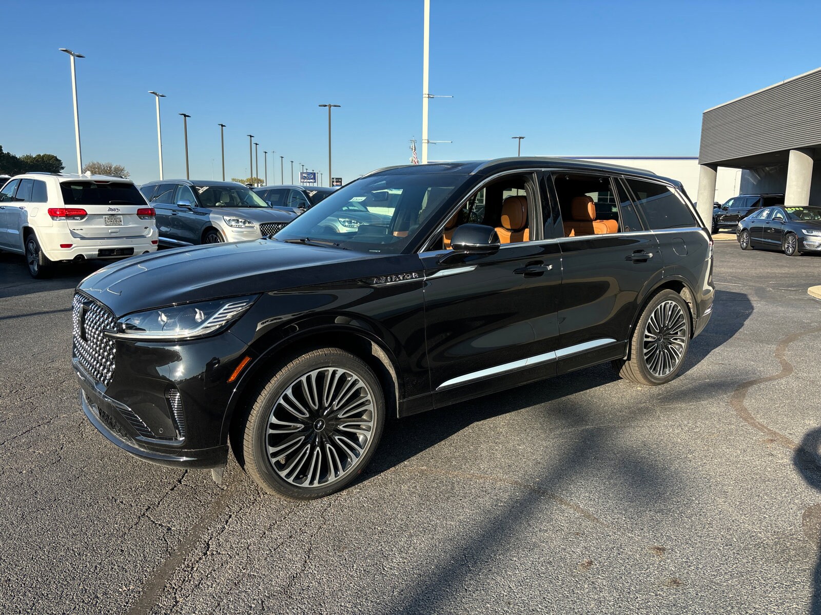 2025 Lincoln Aviator Black Label photo 3