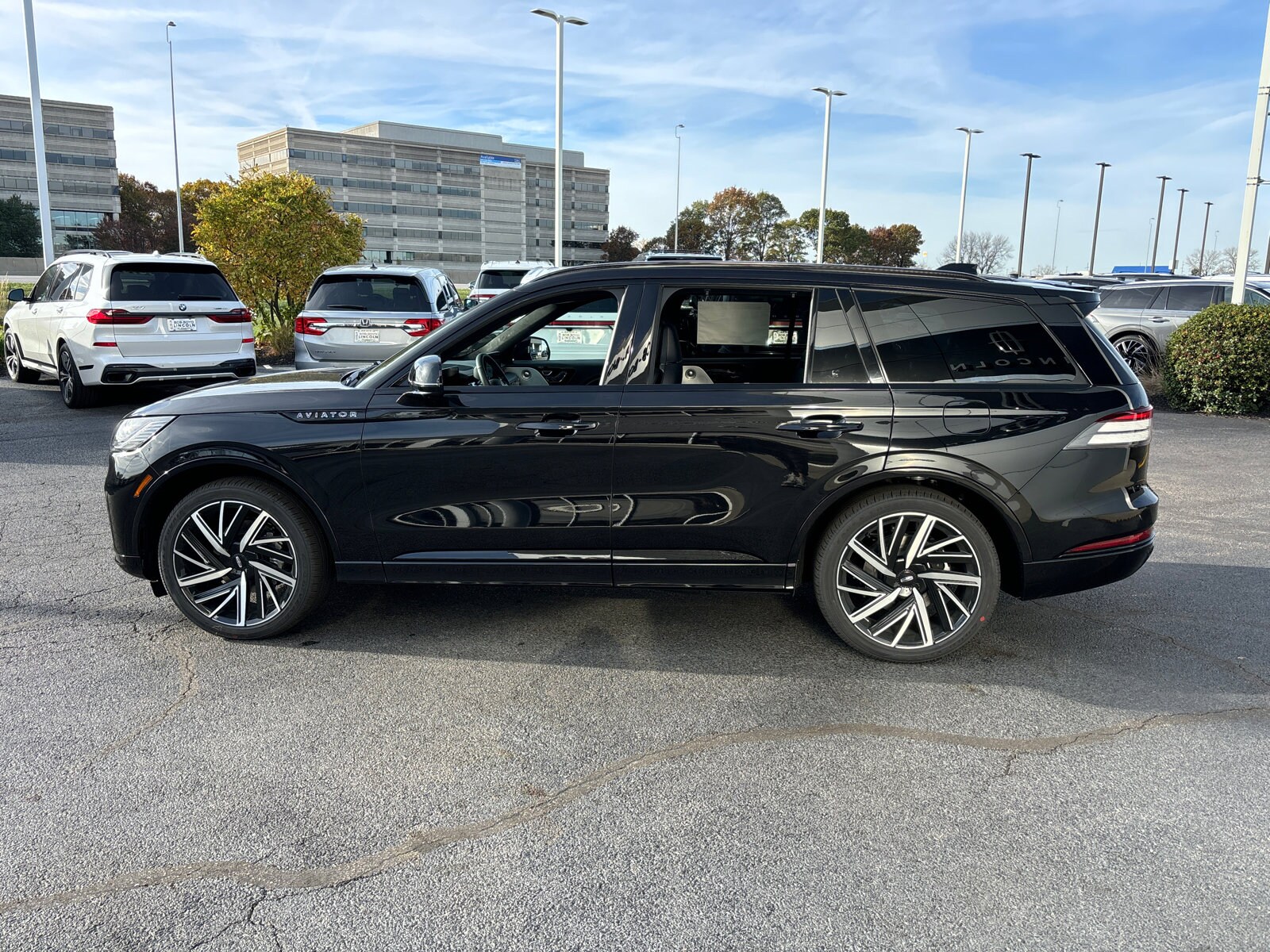 2025 Lincoln Aviator Black Label photo 4