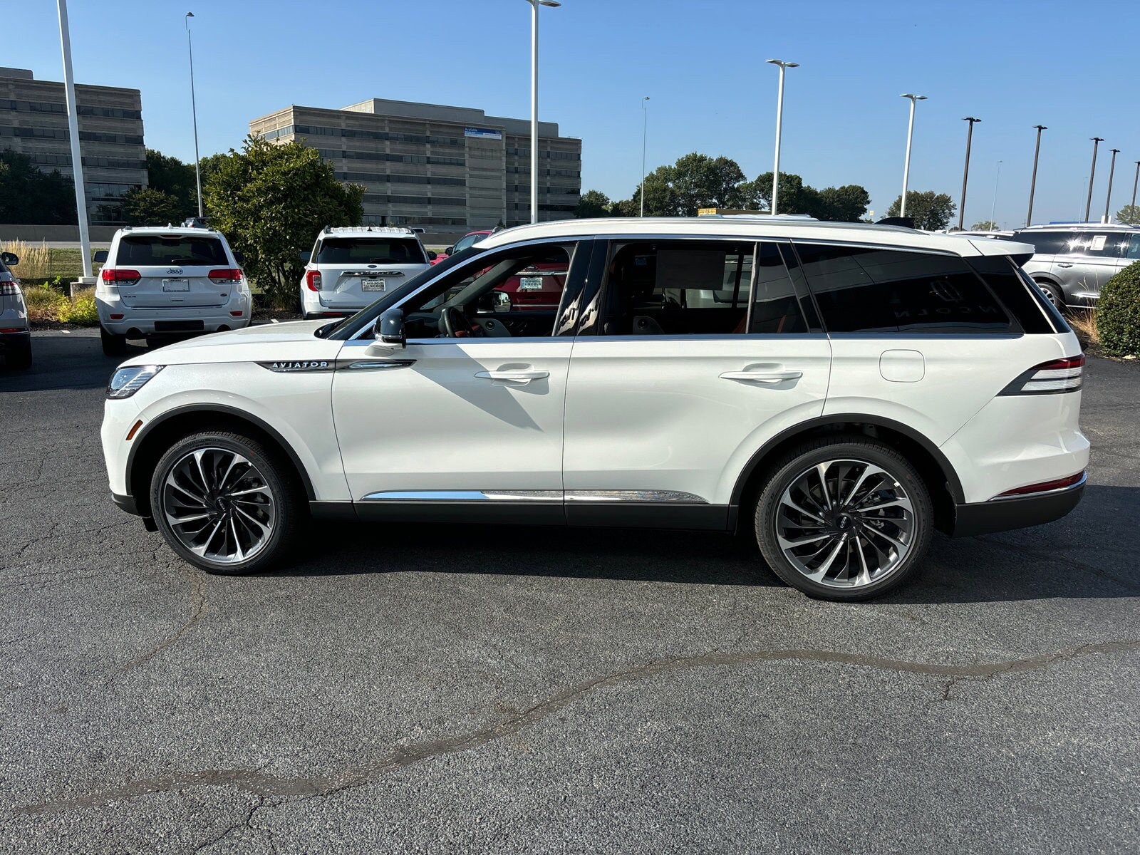 2025 Lincoln Aviator Reserve photo 4