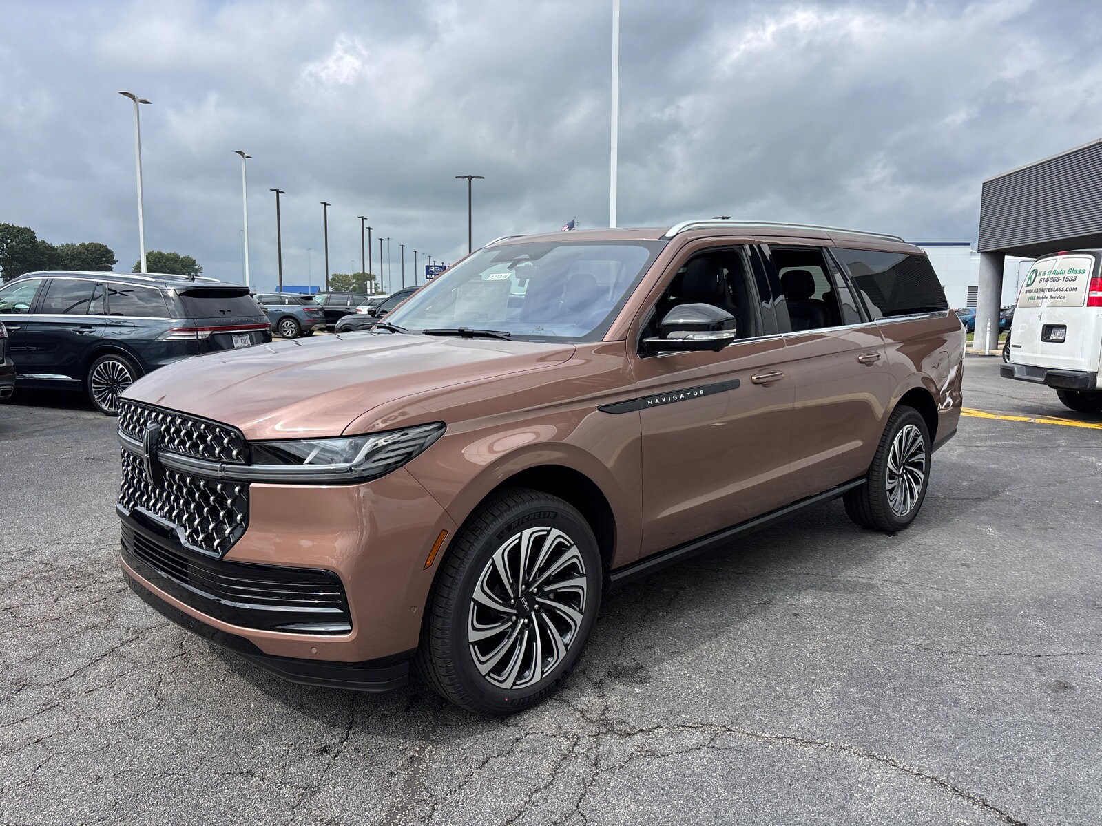 2025 Lincoln Navigator Black Label photo 2