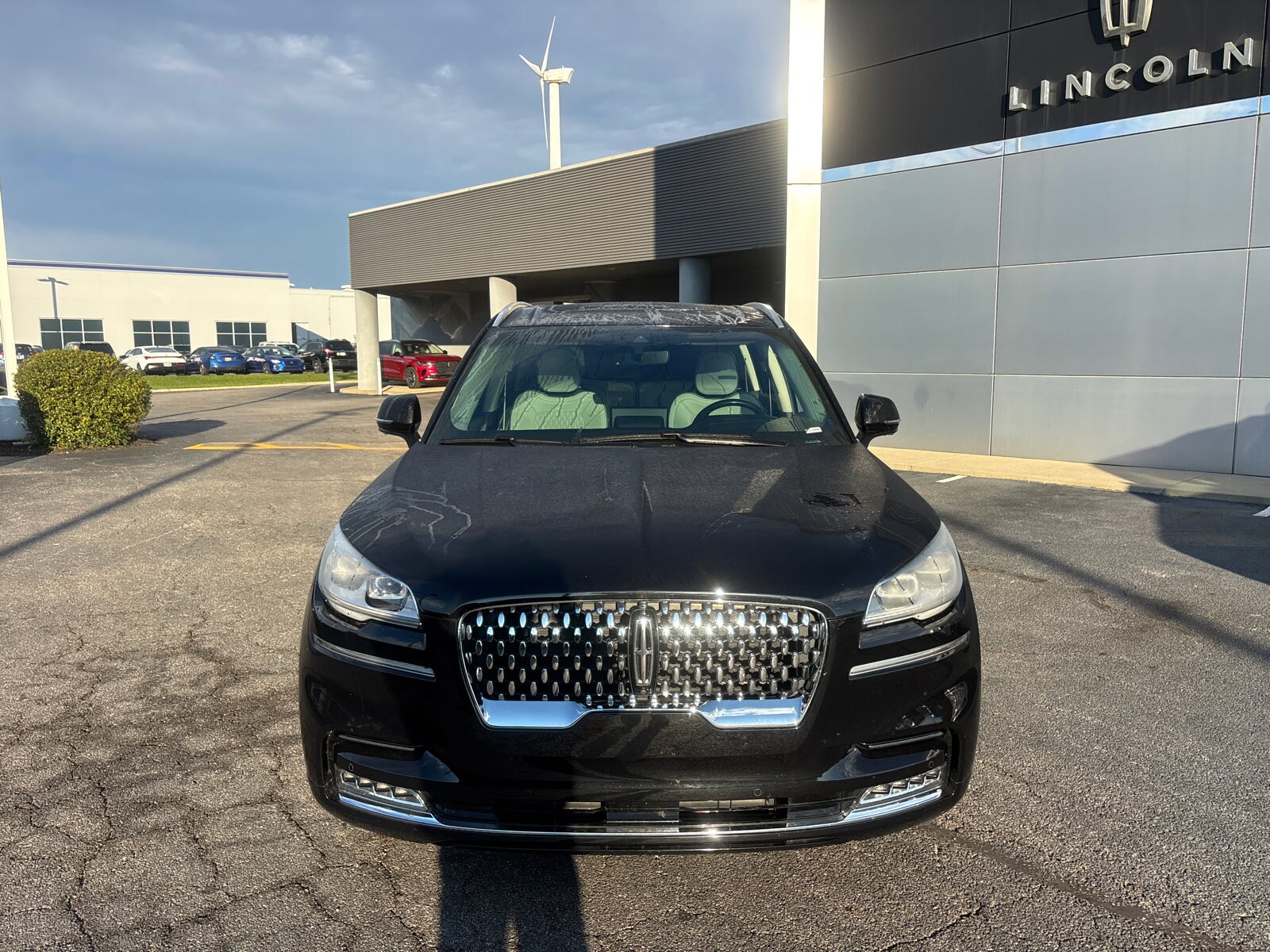2023 Lincoln Aviator Black Label photo 2
