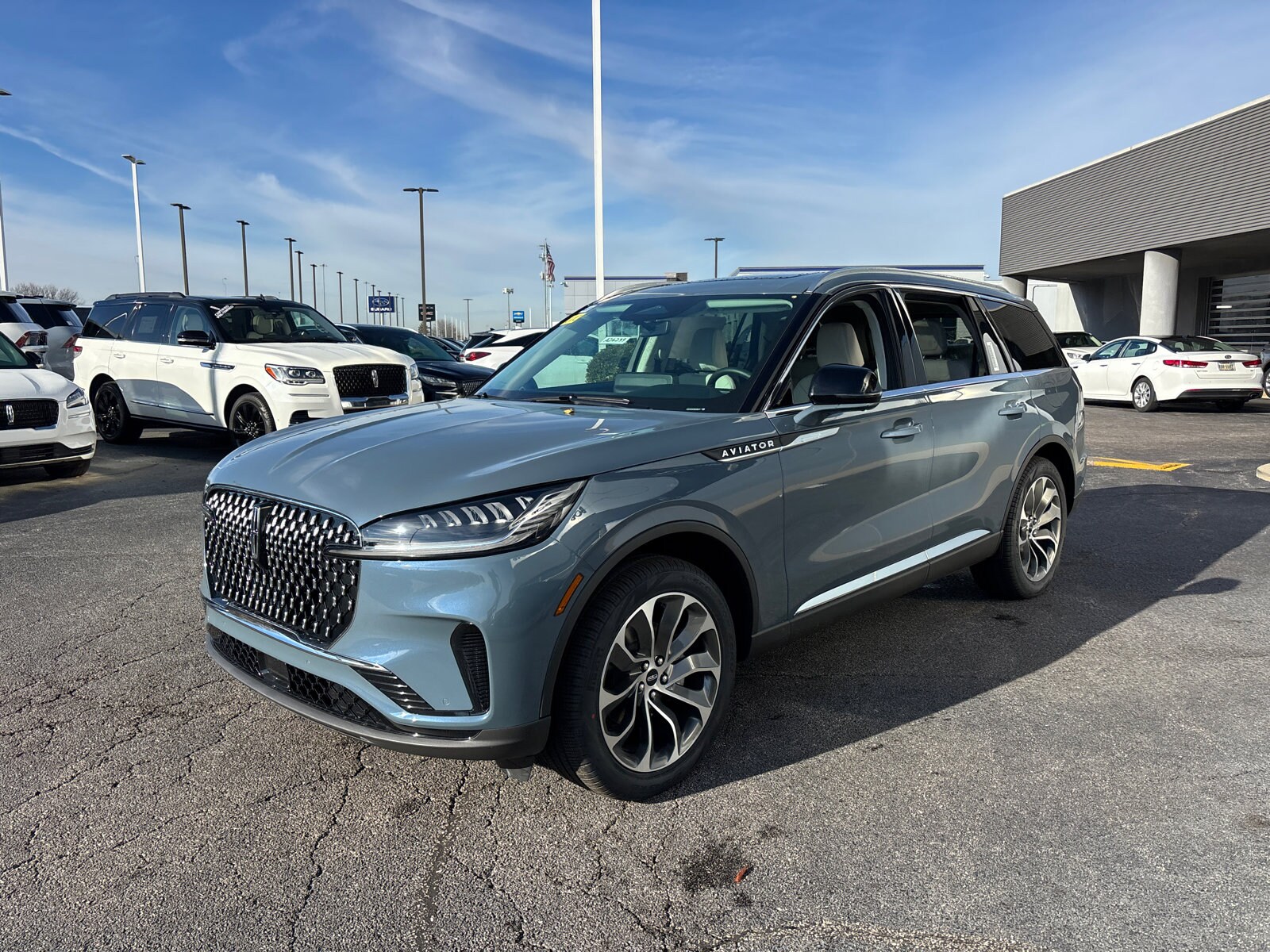 2026 Lincoln Aviator Premiere photo 3