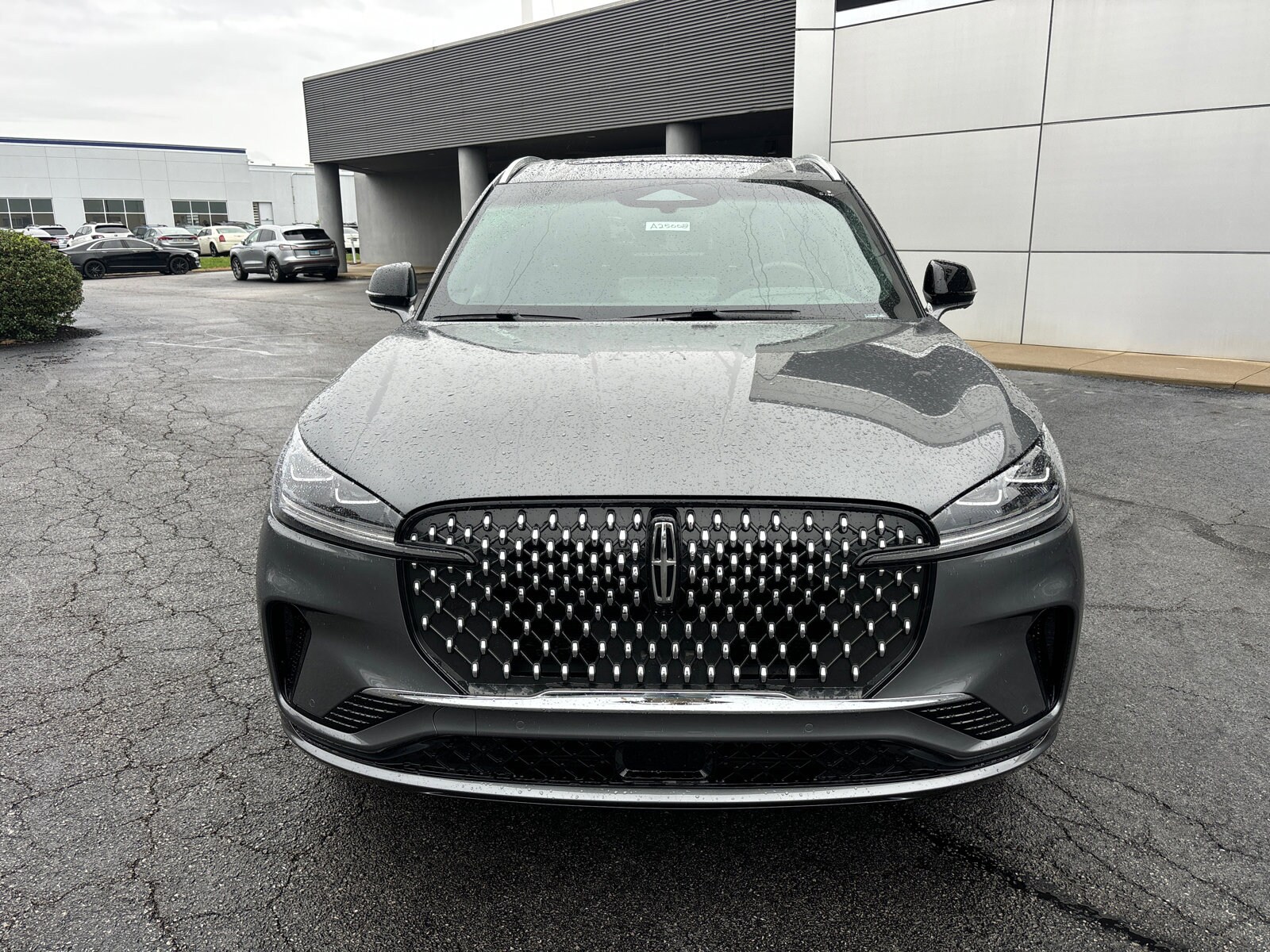 2025 Lincoln Aviator Black Label photo 2