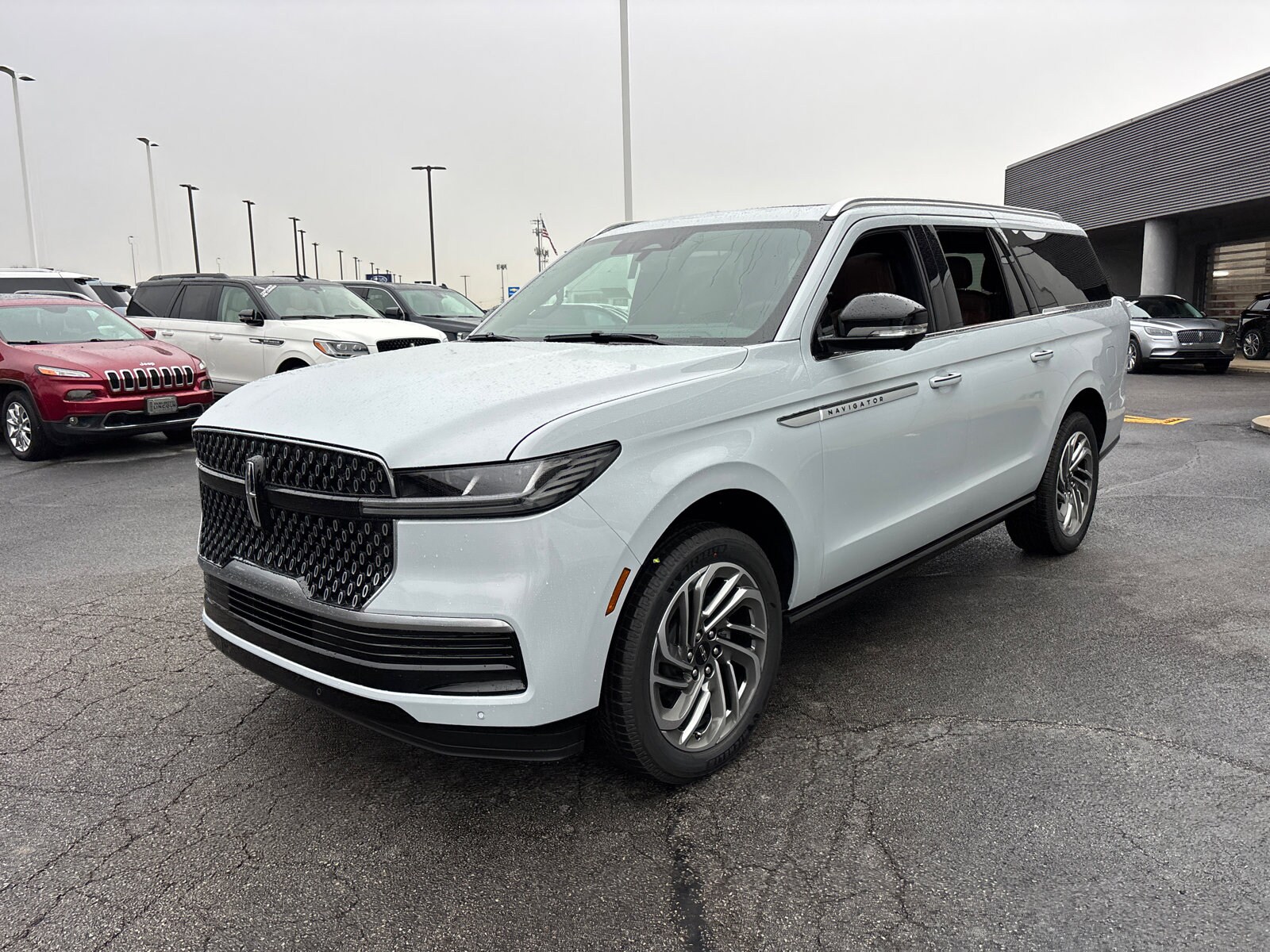 2025 Lincoln Navigator L Reserve photo 2