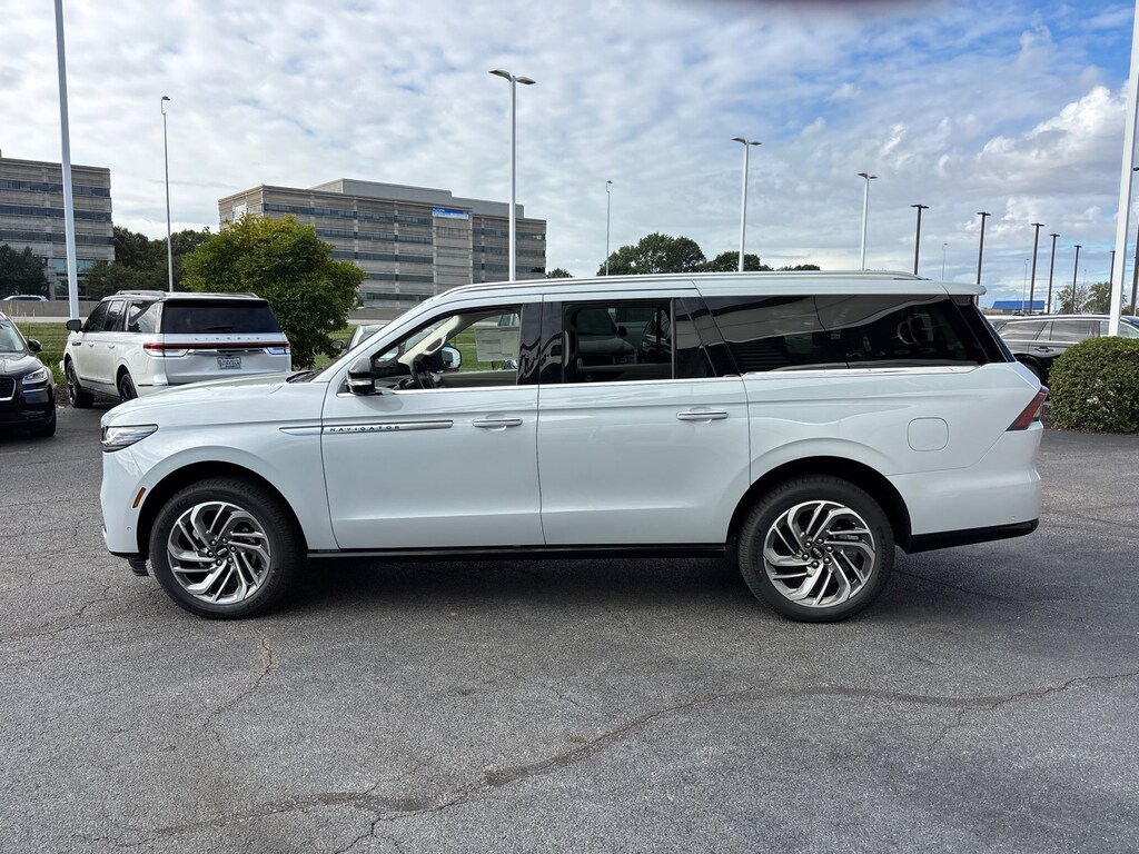 New 2025 Lincoln Navigator L Reserve SUV