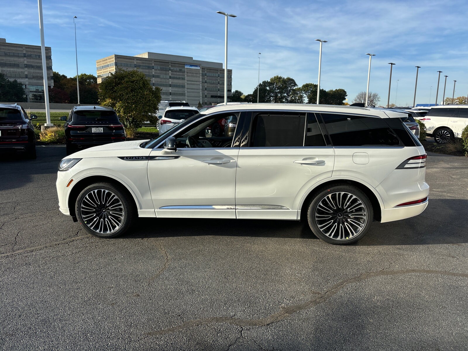 2025 Lincoln Aviator Black Label photo 4