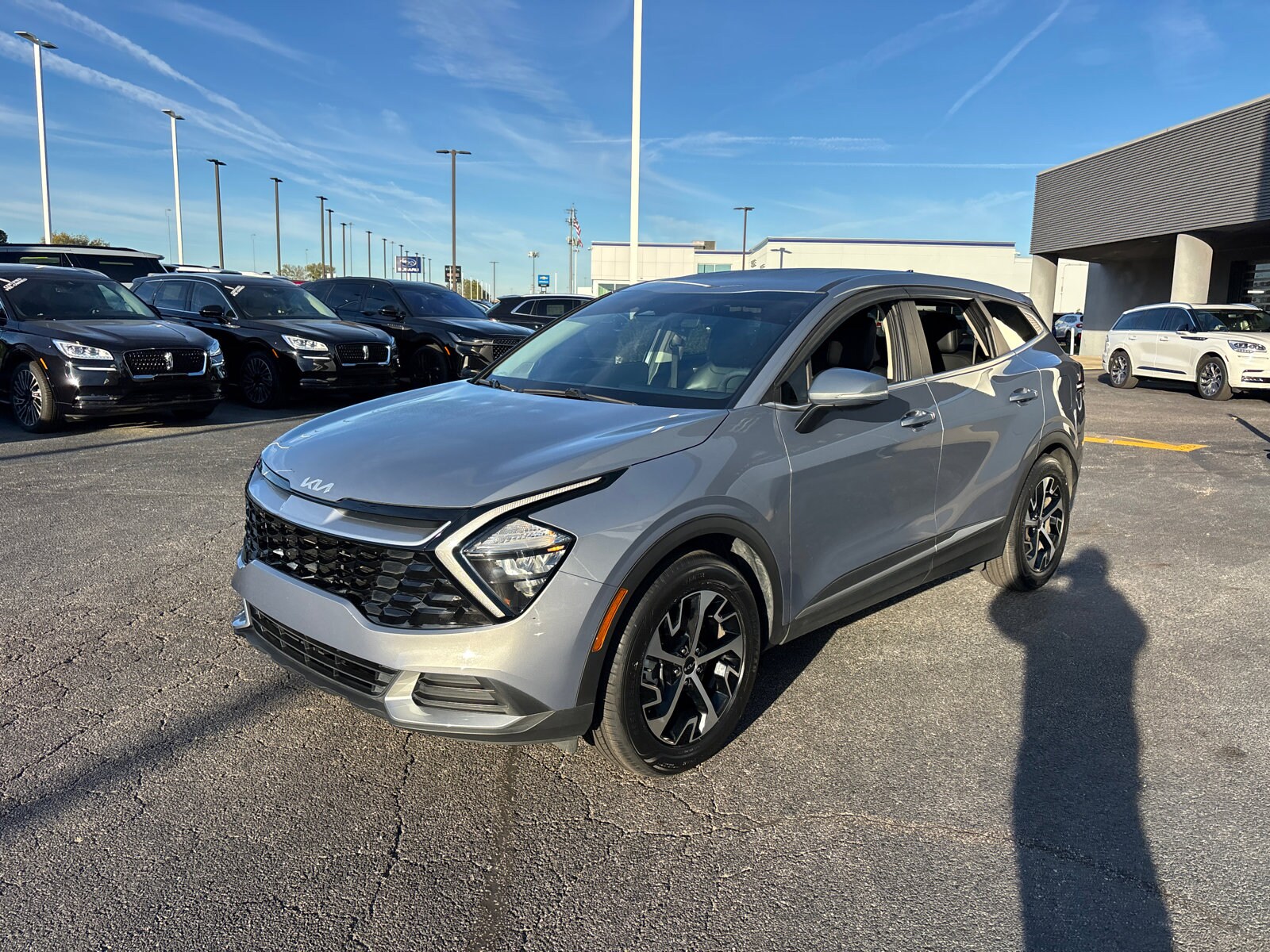 2023 Kia Sportage EX photo 3