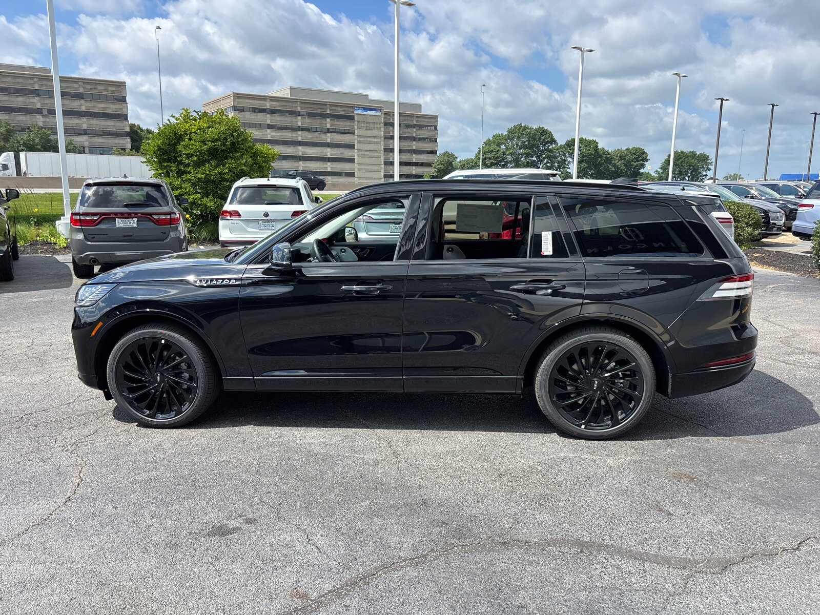 2025 Lincoln Aviator Reserve photo 4