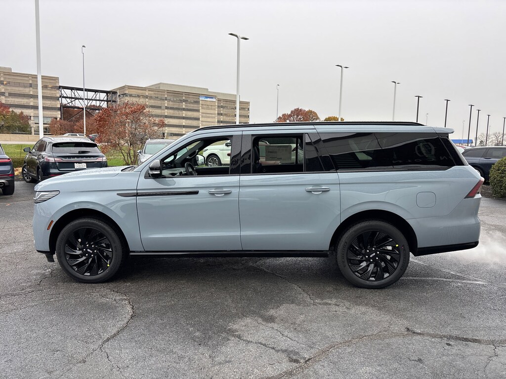 New 2025 Lincoln Navigator L Reserve SUV